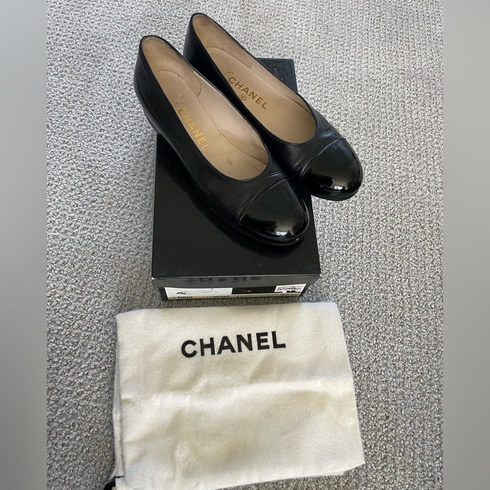Chanel leather and patent cap toe flats